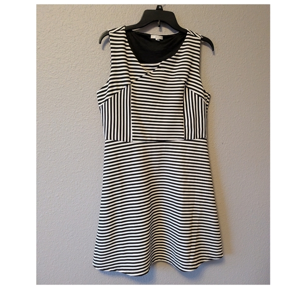 Halo Black and White Striped Mini Dress Sz. L - Picture 3 of 6